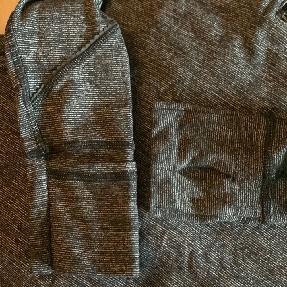 Lululemon half zip - Picture 8 of 10